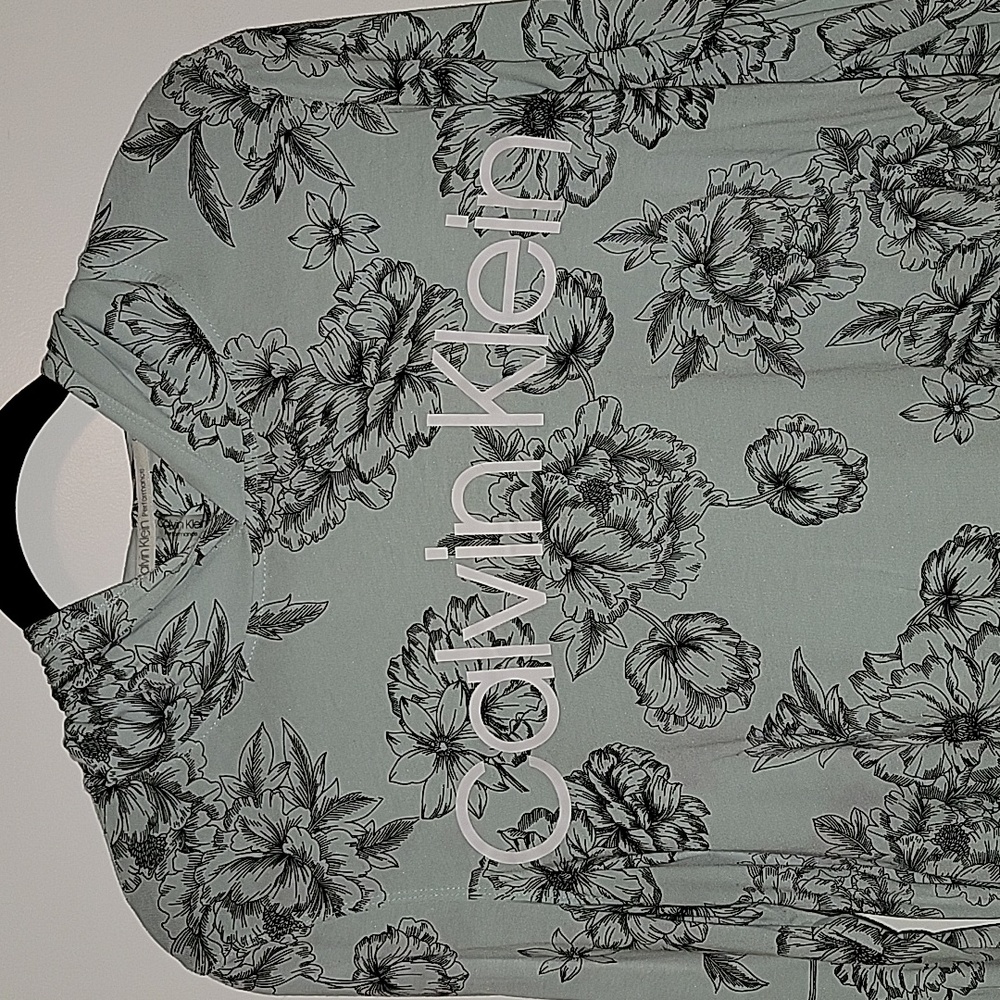 EUC Large Calvin Klein Crop Hoodie Blue And Black Floral